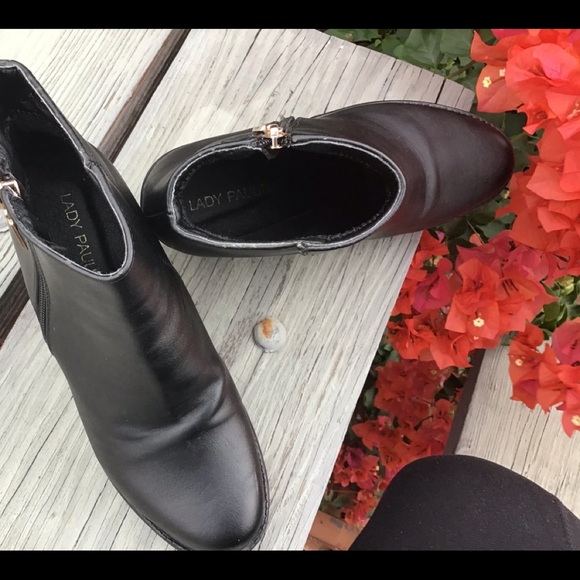 Lady Paulina Black Booties - Picture 4 of 10